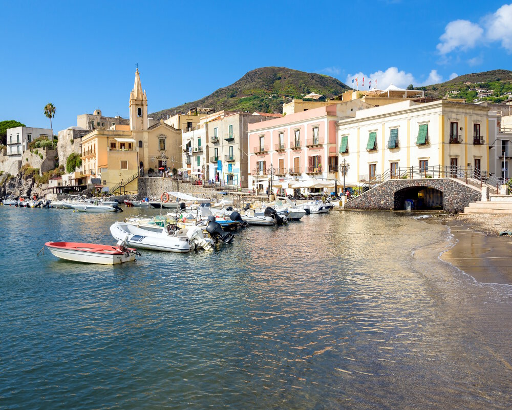 Le petit port de la marina Corta sur l'île de Lipari