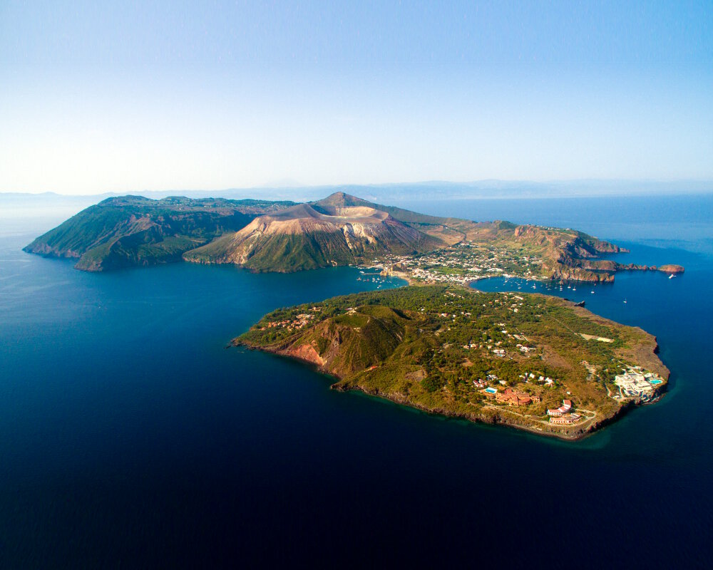 L'île de Vulcano (Mer Méditerranée)