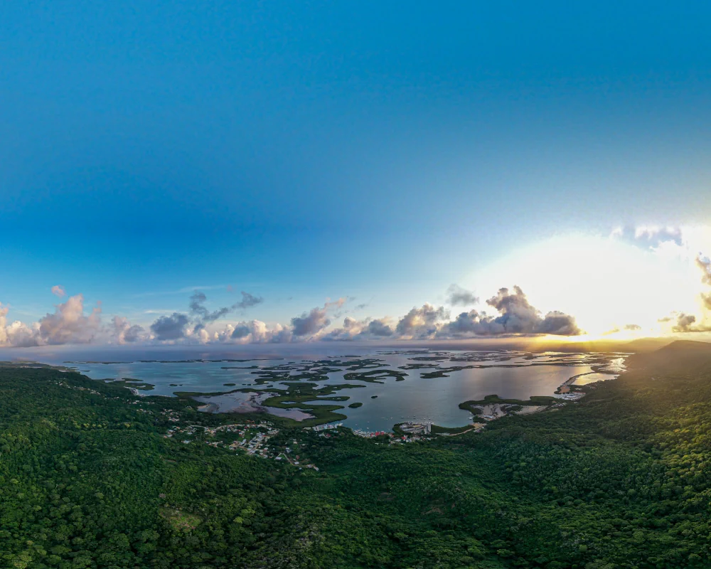 Discover Morrocoy National Park in Venezuela, with white-sand beaches, turquoise waters, coral reefs, mangroves, scenic cayos, and remarkable marine biodiversity.