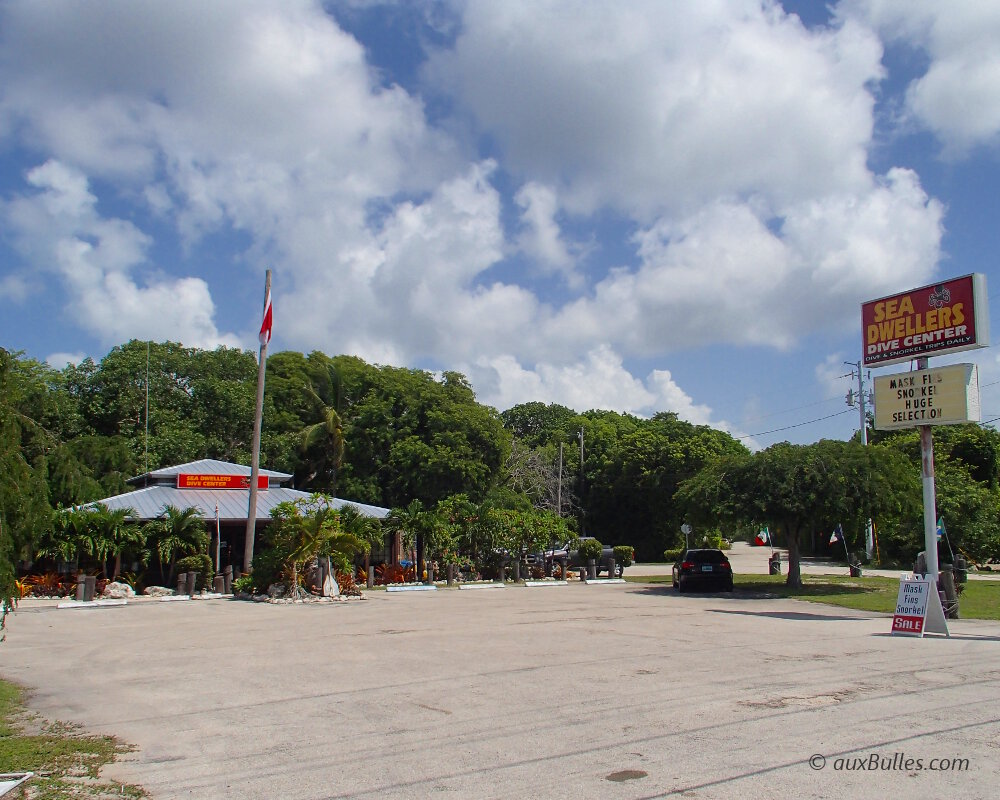 L'ancien emplacement du centre de plongée Sea Dwellers le long de l'Overseas Highway 1