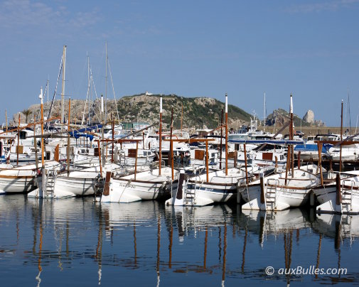 The port of L'Estartit with the Medes islands in the background