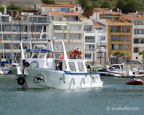 From the port of L'Estartit, diving boats reach the Medes islands marine reserve in just a few minutes