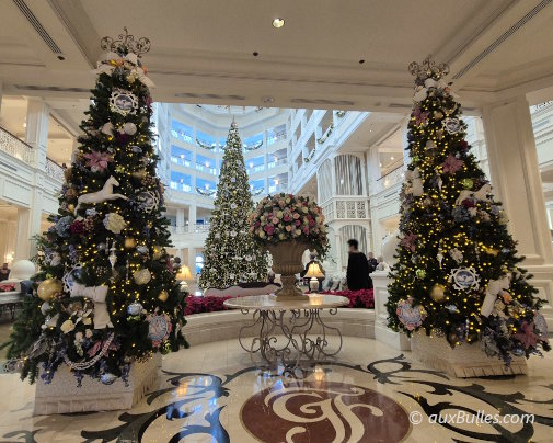 Les sapins de Noël et le charme victorien du Disney's Grand Floridian Resort