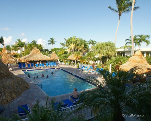 La piscine de l'hôtel Holiday Inn à Key Largo