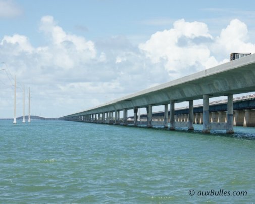 Le Seven Mile Bridge est le plus long des ponts qui relient les différentes îles des Keys ! Le Seven Mile Bridge est le plus long des ponts qui relient les différentes îles des Keys !