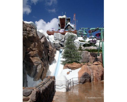 Starting at the mountain's summit for an express descent !