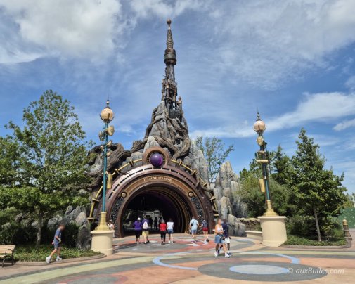 The access portal to Dark Universe takes you into a mysterious and enchanting world The access portal to Dark Universe takes you into a mysterious and enchanting world