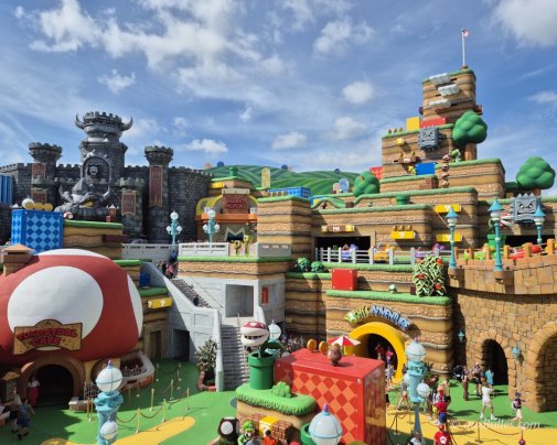 Battle Bowser or join Yoshi on an adventure through colorful scenery at Super Mario Land™