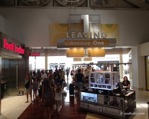 L'Avenue One vous emmène faire votre shopping à travers les boutiques d'usine de Sawgrass Mills L'Avenue One vous emmène faire votre shopping à travers les boutiques d'usine de Sawgrass Mills