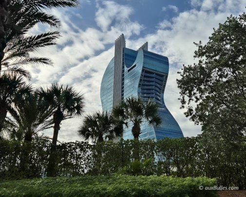 L'hôtel emblématique en forme de guitare du complexe hôtelier du Seminole Hard Rock Hotel & Casino L'hôtel emblématique en forme de guitare du complexe hôtelier du Seminole Hard Rock Hotel & Casino
