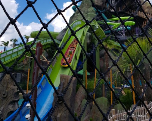 With Krakatau Aqua coaster, hop into your raft for an unforgettable experience !