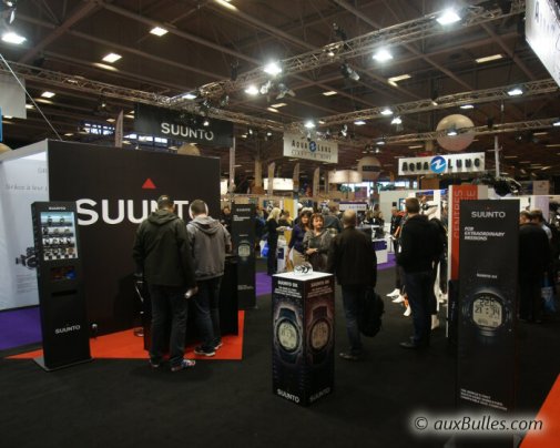 Les fabricants de matériel comme Suunto ou Aqualung de plongée sous marine présentent les nouveautés de la saison