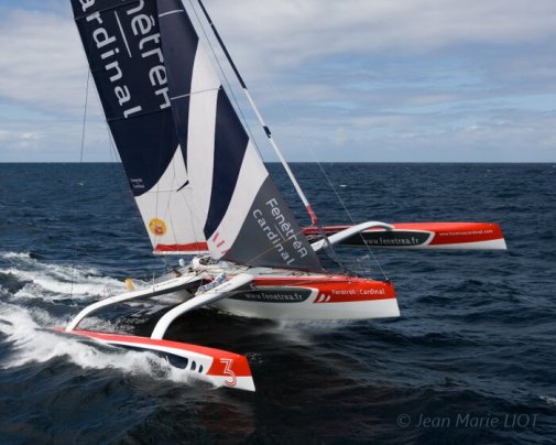 Erwan Le Roux sur son trimaran FenêtréA Cardinal