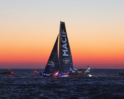 Charlie Dalin remporte le Vendée Globe 2024 aux aurores