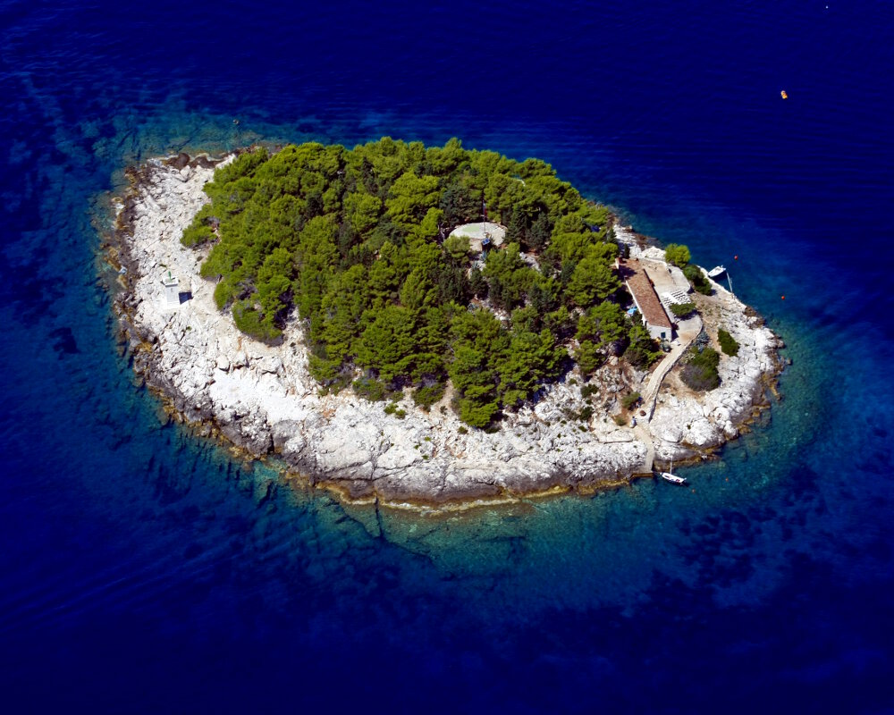 Vue aérienne de l'ile de Galesnik (Mer Adriatique)