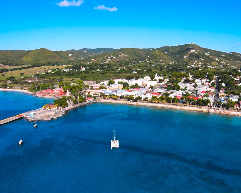 La ville de Frederiksted sur la côte occiendale de l'île de Sainte-Croix