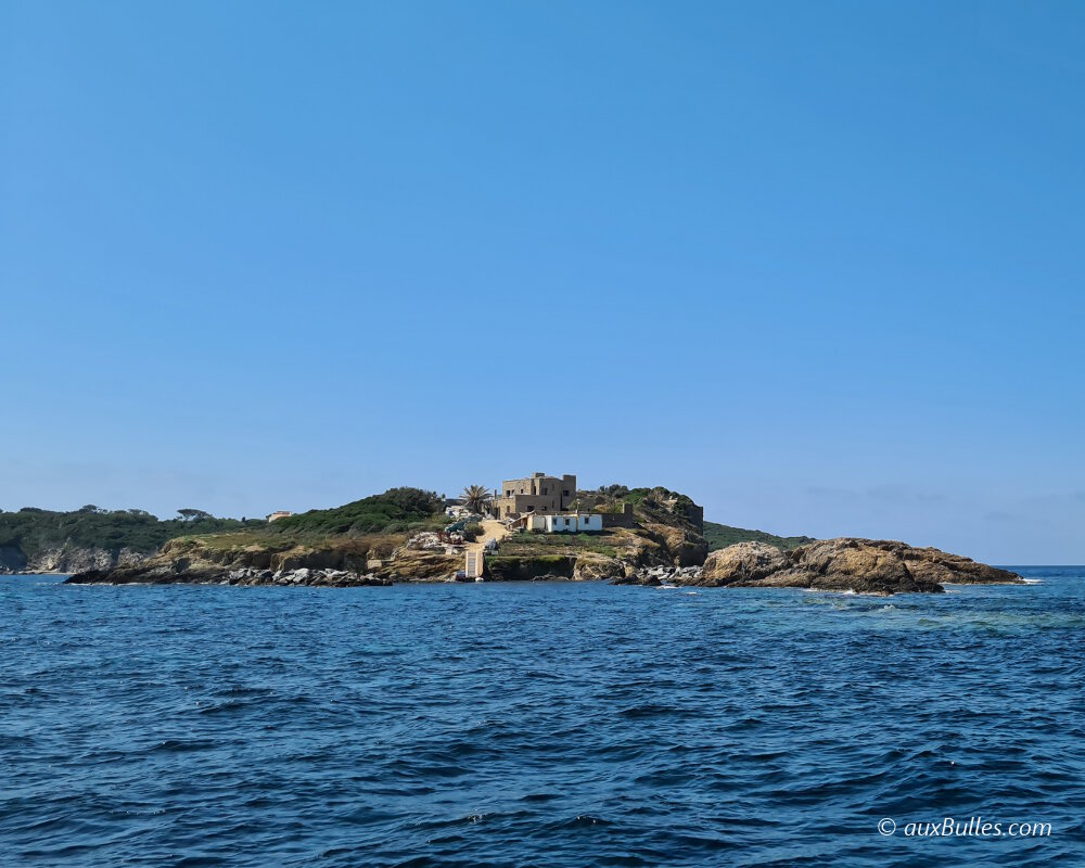 L'ile du Petit Ribaud (Mer Méditerranée)