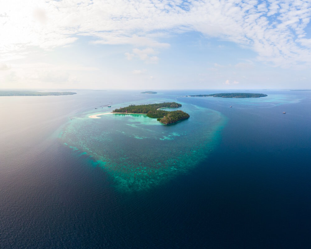 Vue aérienne sur les îles Kei dans l'archipel des Moluques